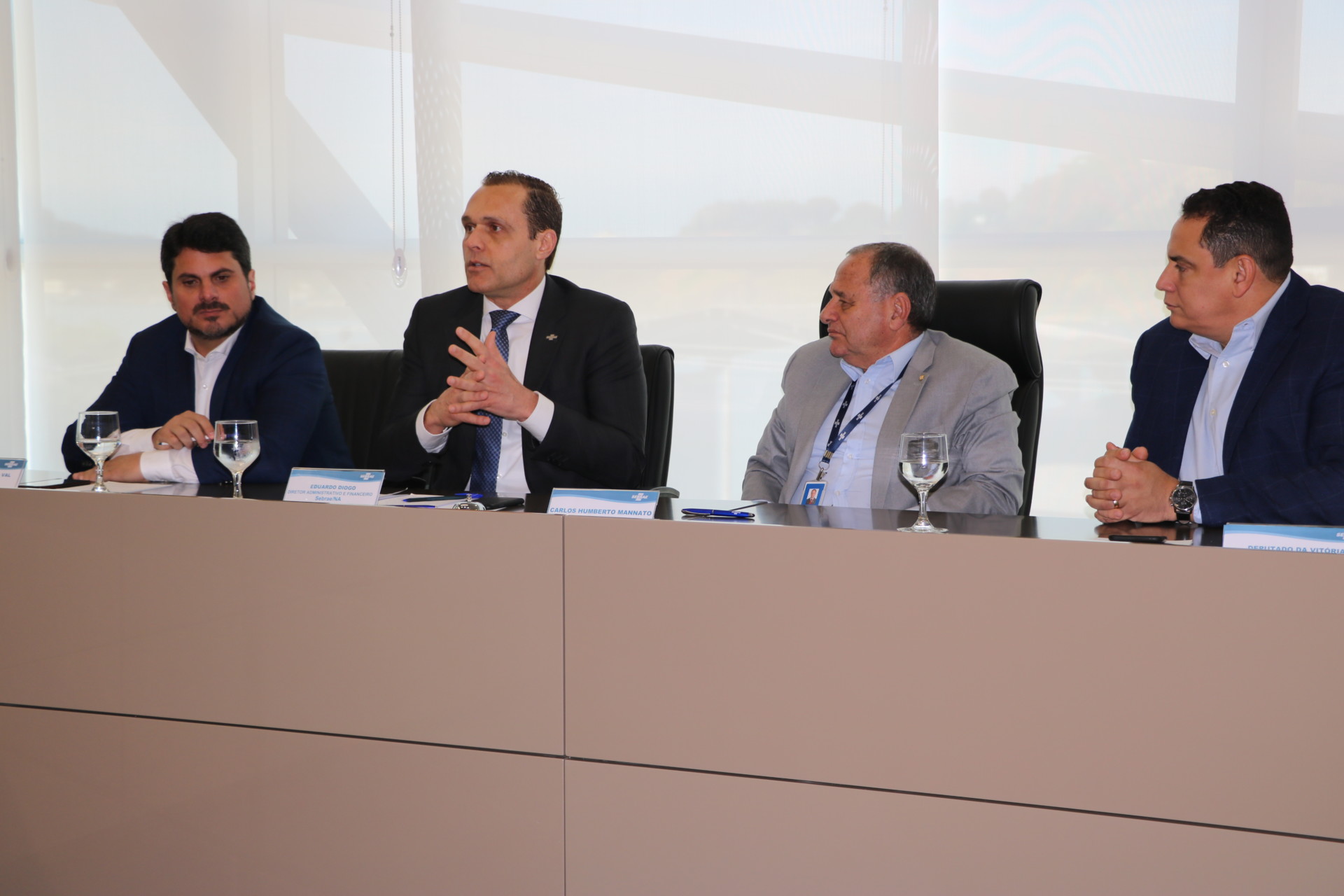 Reunião com Senador Marcos do Val, Deputados e Líderes Empresariais no Sebrae/ES