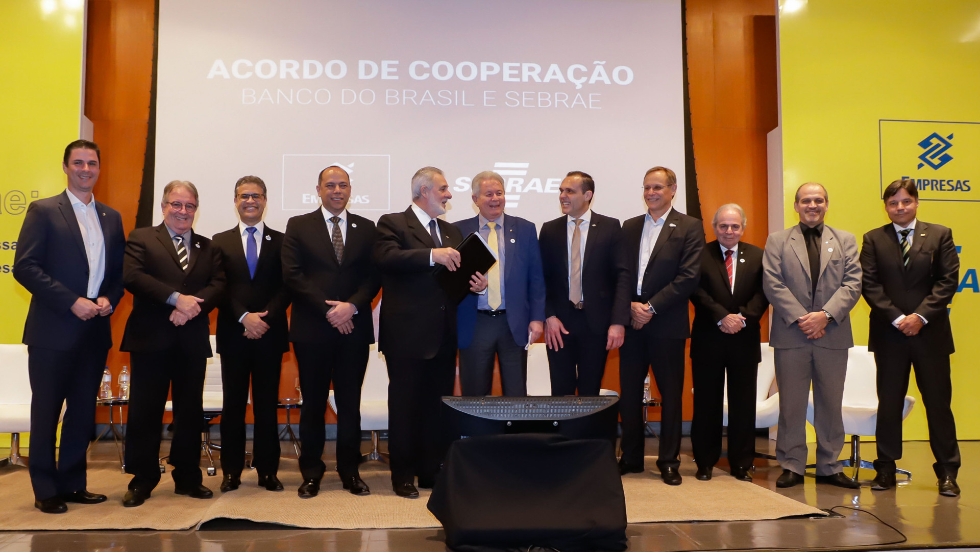 Assinatura do convênio com o Banco do Brasil